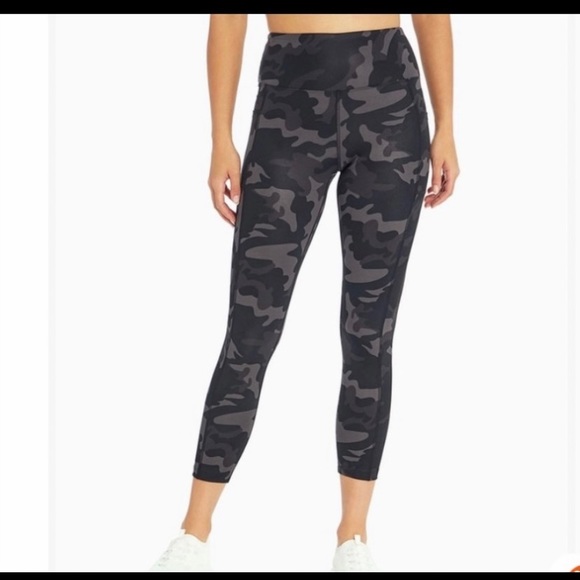 NWT Black 25” Classy Abstract pocket high-waist leggings Marika I have 3 pairs - Picture 2 of 5